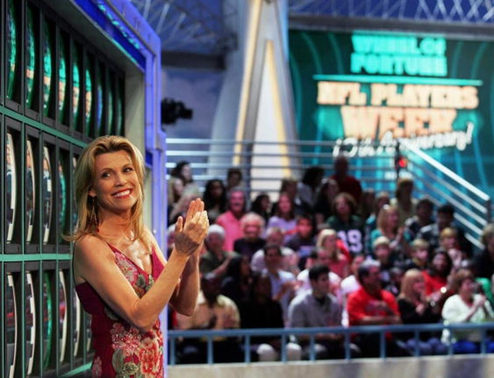 Host Vanna White performs during the NFL Players Week 10th Anniversary on Wheel Of Fortune on December 6, 2005 in Fort Lauderdale, Florida.