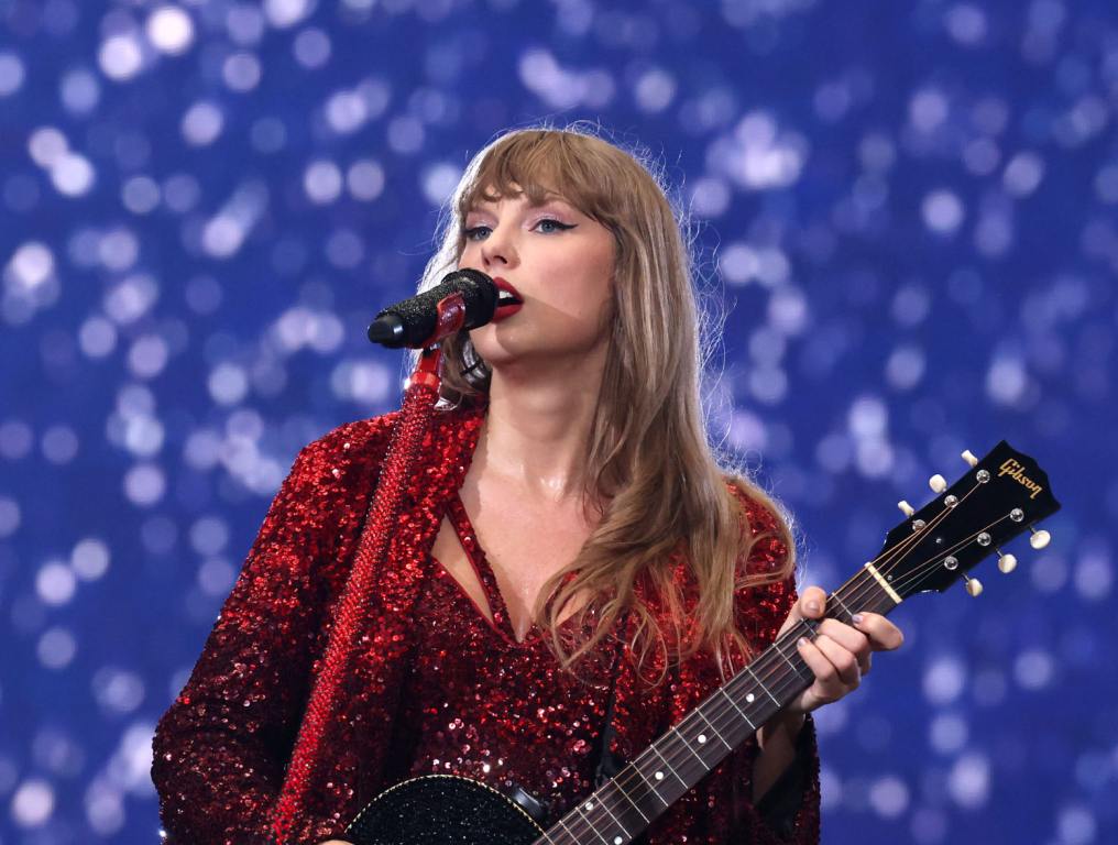 Taylor Swift performs onstage during "Taylor Swift | The Eras Tour" at Johan Cruijff Arena on July 05, 2024 in Amsterdam, Netherlands.