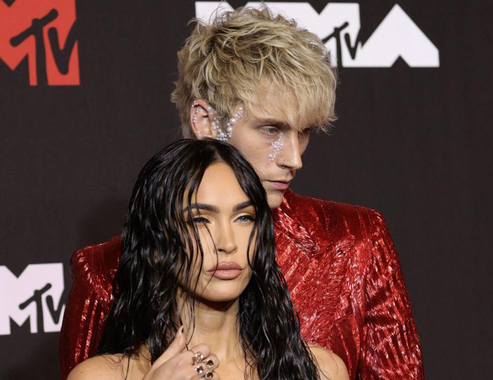 Megan Fox and Machine Gun Kelly Engagement: Fans React