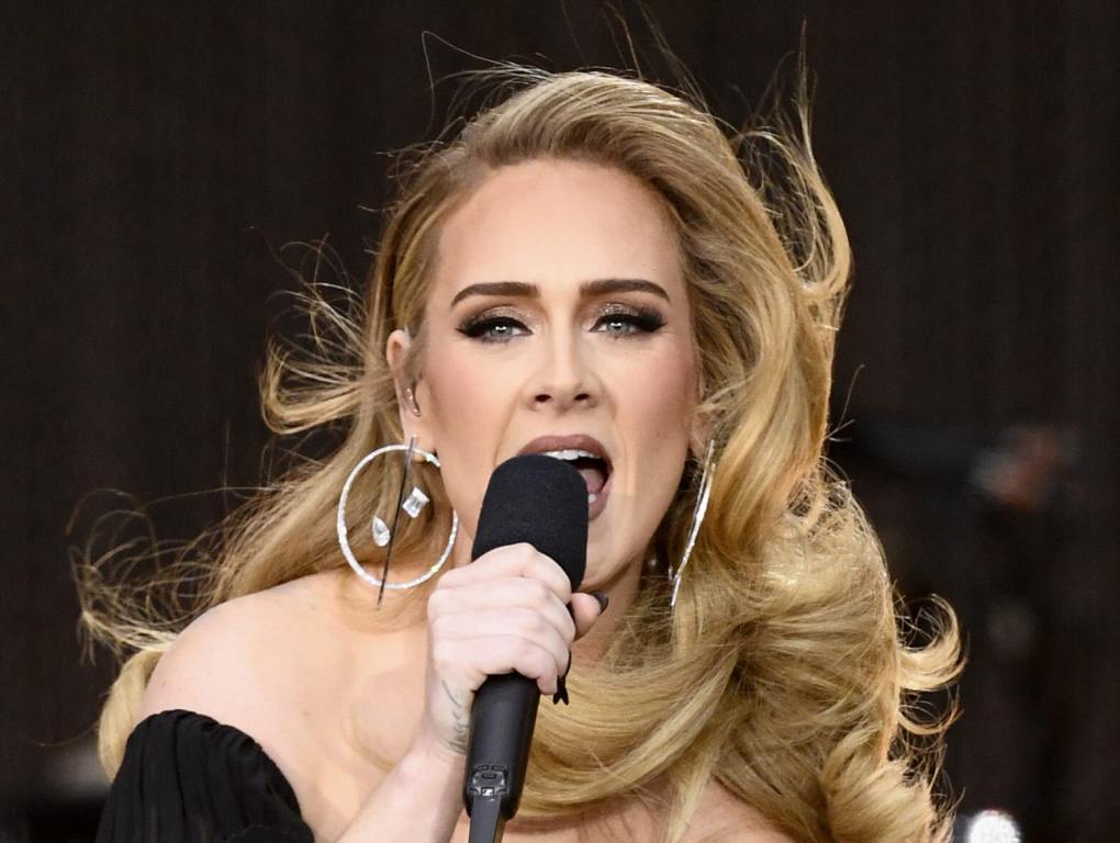 Adele Is Horrified When A Fan Puts A Filter On Her In A TikTok