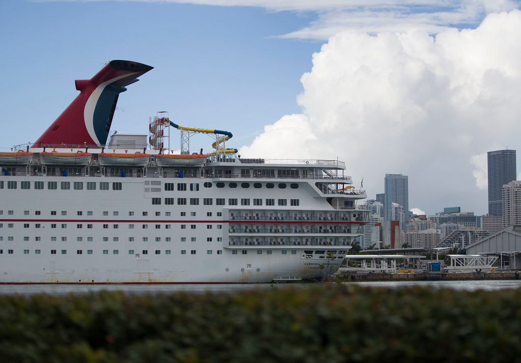 Video shows storm hitting Carnival cruise ship off Charleston